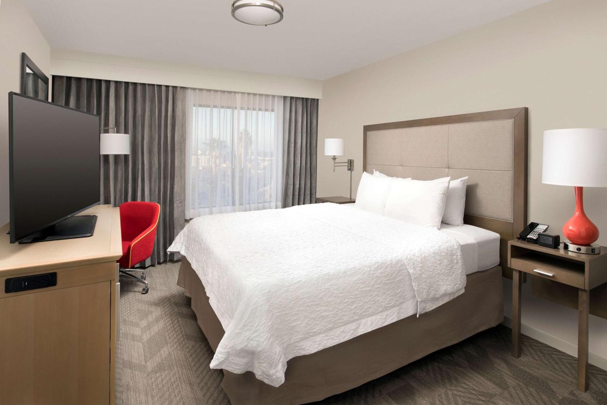 Hampton Inn & Suites Anaheim Garden Grove Exterior photo