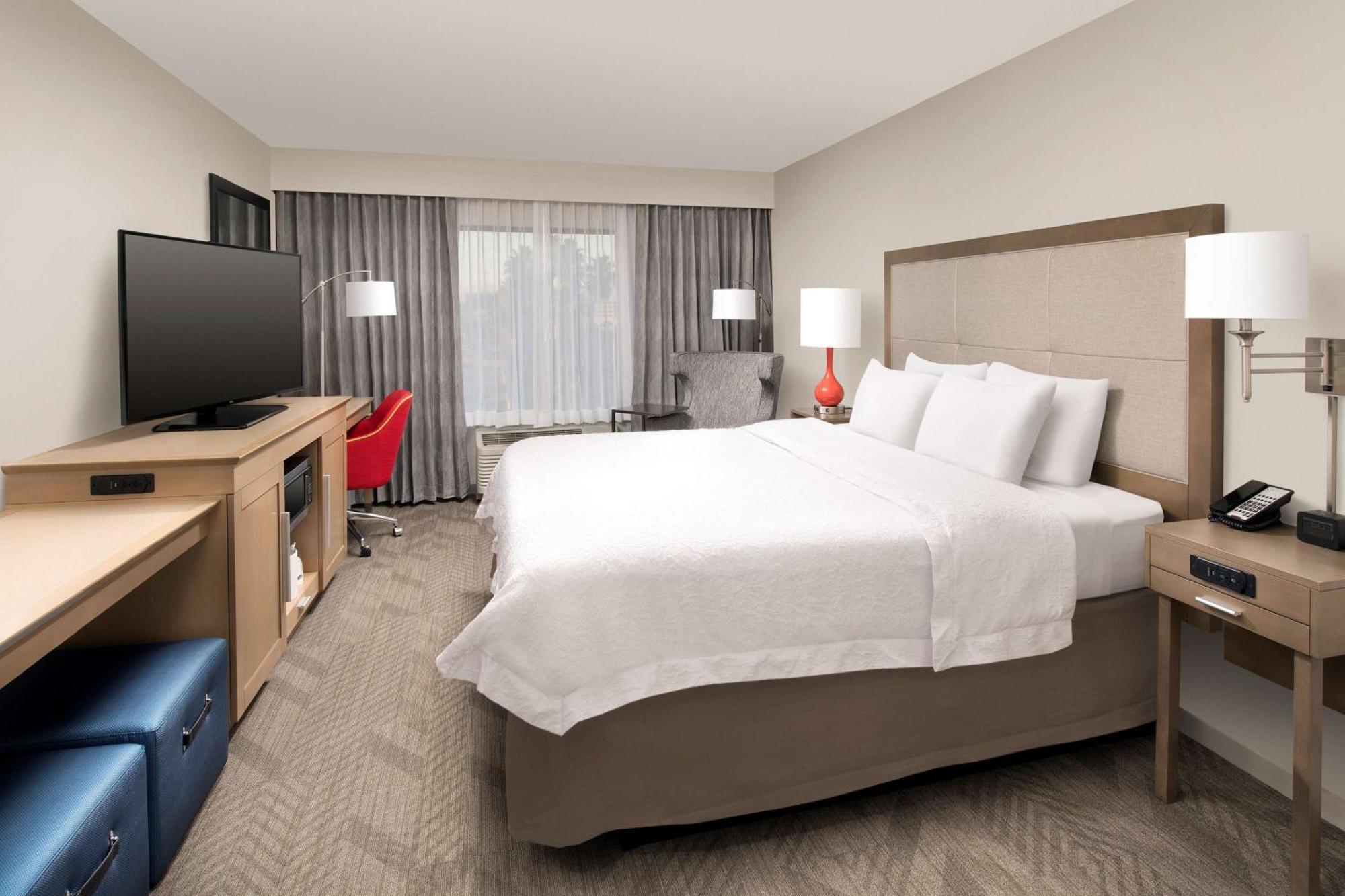 Hampton Inn & Suites Anaheim Garden Grove Exterior photo