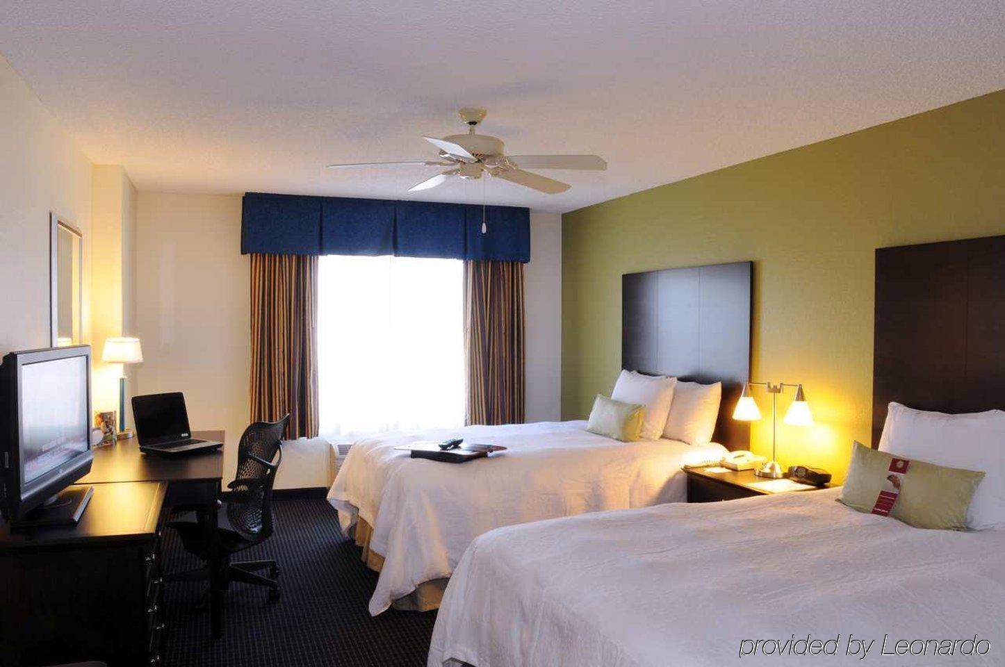 Hampton Inn & Suites Anaheim Garden Grove Room photo