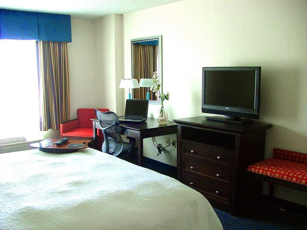 Hampton Inn & Suites Anaheim Garden Grove Room photo